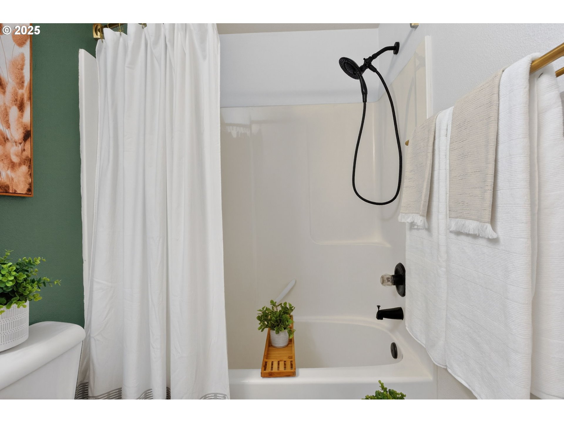 6689 North Columbia Way Portland, OR 97203 - Photo 23 of 35