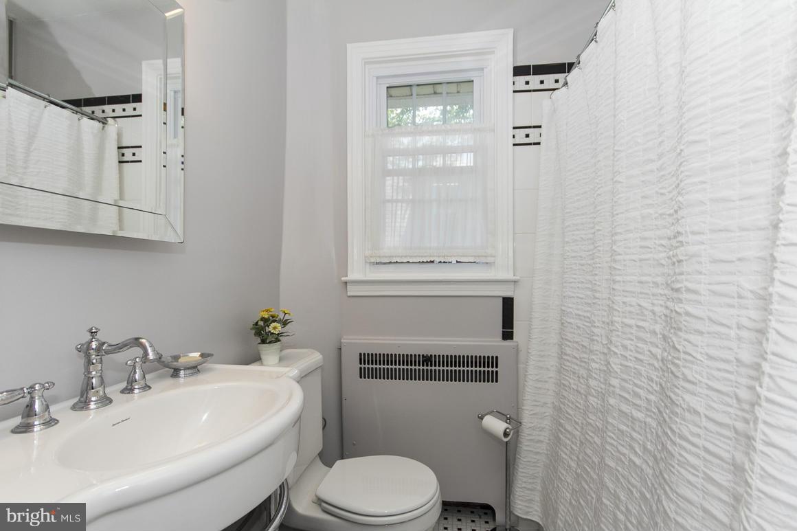 419 Murdock Road Baltimore, MD 21212 - Photo 18 of 29 Bath