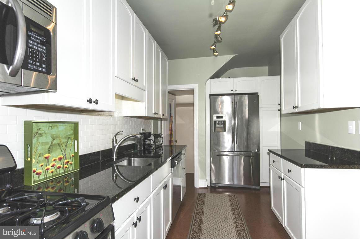 419 Murdock Road Baltimore, MD 21212 - Photo 9 of 29 Kitchen