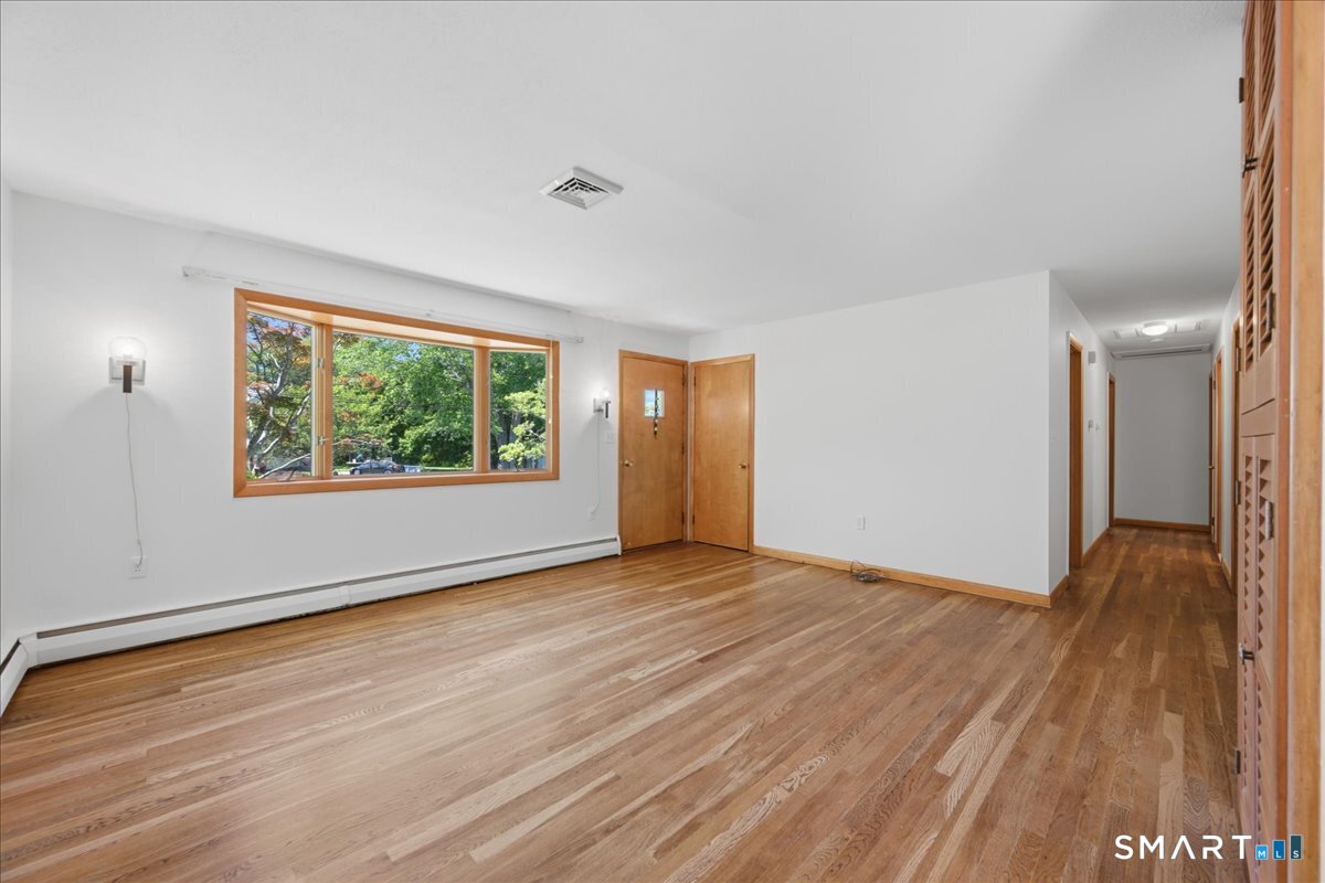 8 Roxbury Court East Lyme, CT 06357 - Photo 23 of 39