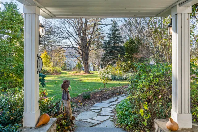 $819,000 | 9 Dry Point Drive, Rome, ME 04963