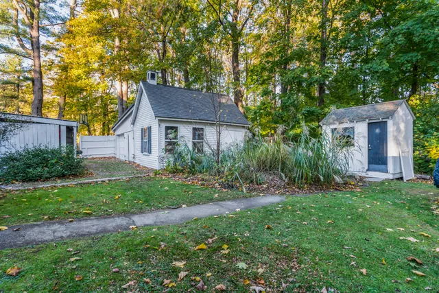 $819,000 | 9 Dry Point Drive, Rome, ME 04963