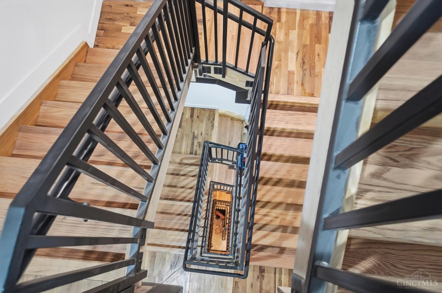 607 Main Street, Unit 10 Cincinnati, OH 45202 - Photo 34 of 37