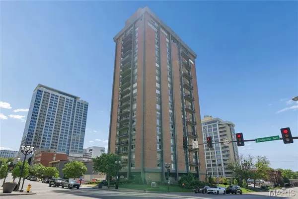 $185,000 | 200 South Brentwood Boulevard, Unit 7F, Clayton, MO 63105