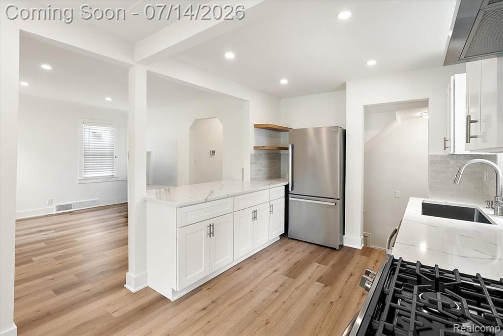 2155 East Eight Mile Road Grosse Pointe, MI 48236 - Photo 13 of 34