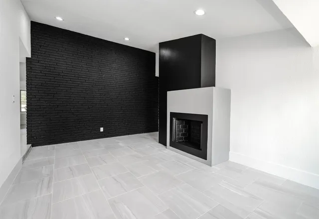 $2,900 | 7702 Richmond Avenue, Houston, TX 77063