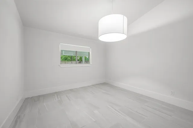 $2,900 | 7702 Richmond Avenue, Houston, TX 77063