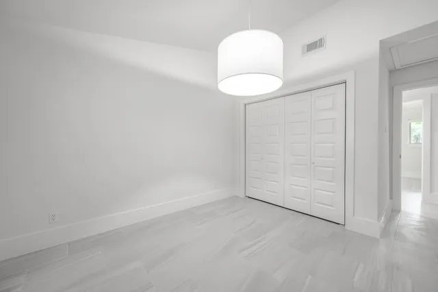 $2,900 | 7702 Richmond Avenue, Houston, TX 77063