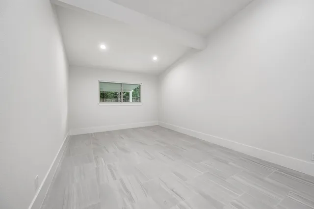 $2,900 | 7702 Richmond Avenue, Houston, TX 77063