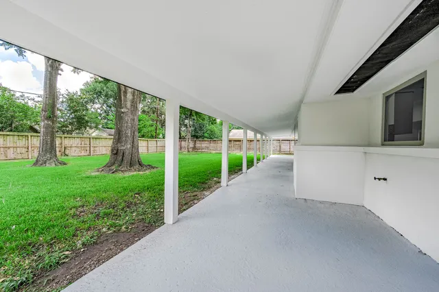 $2,900 | 7702 Richmond Avenue, Houston, TX 77063