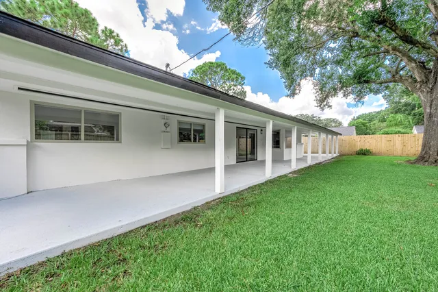 $2,900 | 7702 Richmond Avenue, Houston, TX 77063