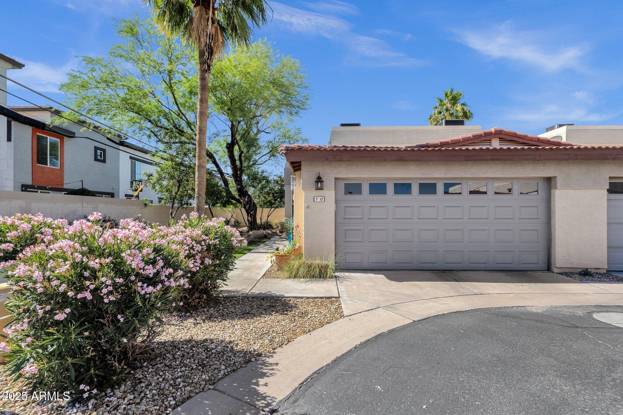 3221 North 37th Street, Unit 10 Phoenix, AZ 85018 - Photo 1 of 29 Front