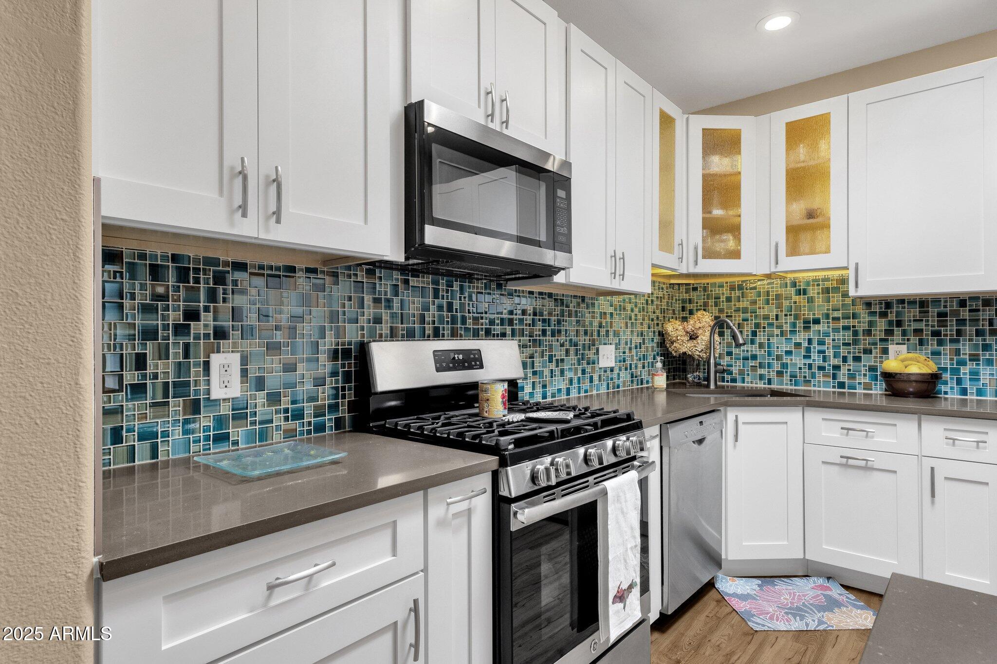 3221 North 37th Street, Unit 10 Phoenix, AZ 85018 - Photo 11 of 29 Kitchen 3