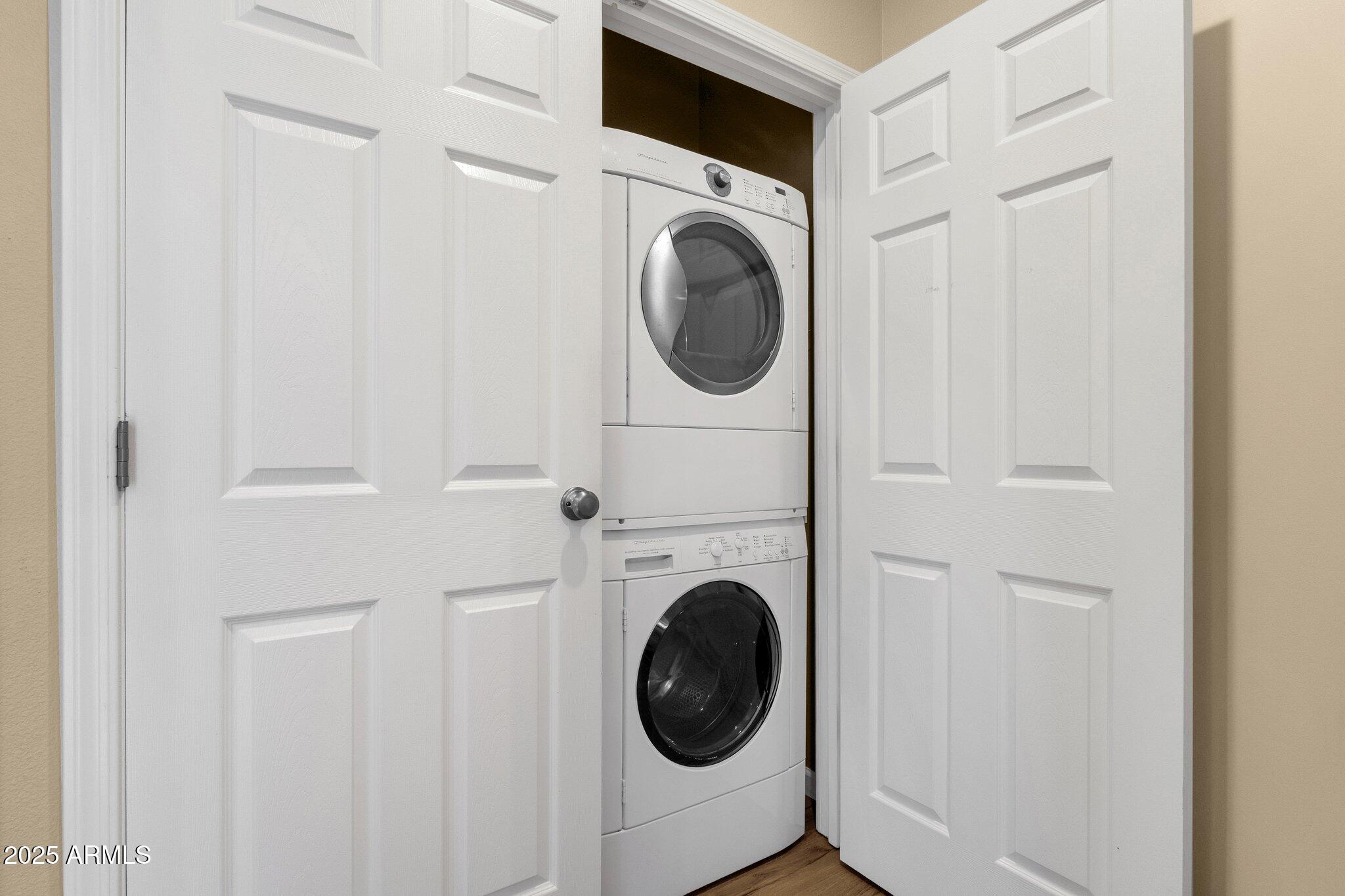 3221 North 37th Street, Unit 10 Phoenix, AZ 85018 - Photo 17 of 29 Laundry
