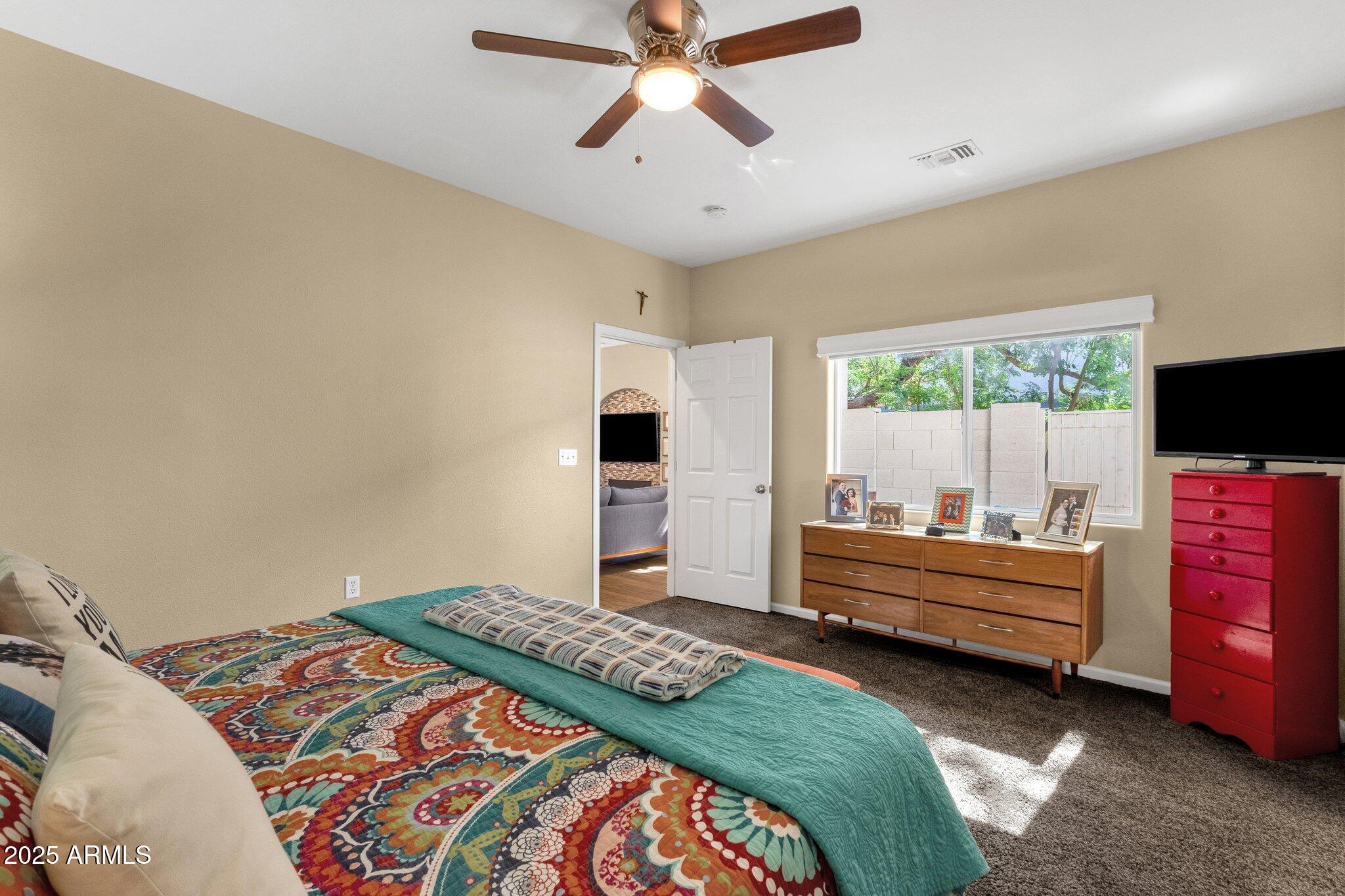 3221 North 37th Street, Unit 10 Phoenix, AZ 85018 - Photo 20 of 29 Downstairs En-Suite 3