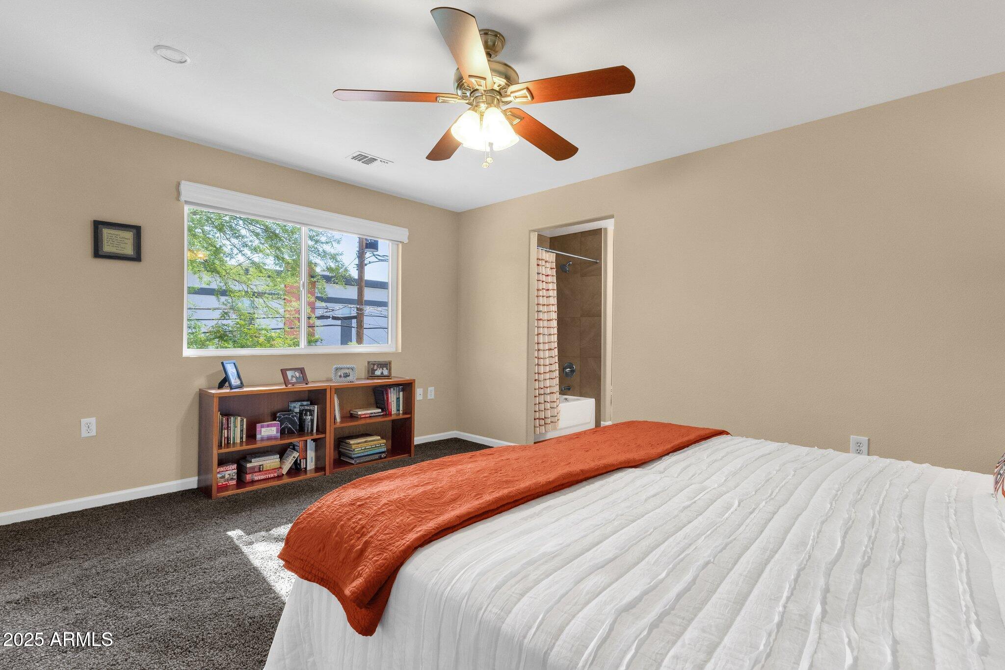 3221 North 37th Street, Unit 10 Phoenix, AZ 85018 - Photo 25 of 29 Upstairs En-Suite 3
