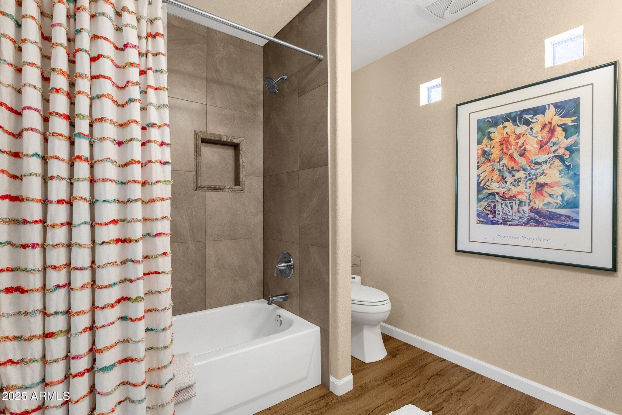 3221 North 37th Street, Unit 10 Phoenix, AZ 85018 - Photo 26 of 29 Upstairs Bathroom