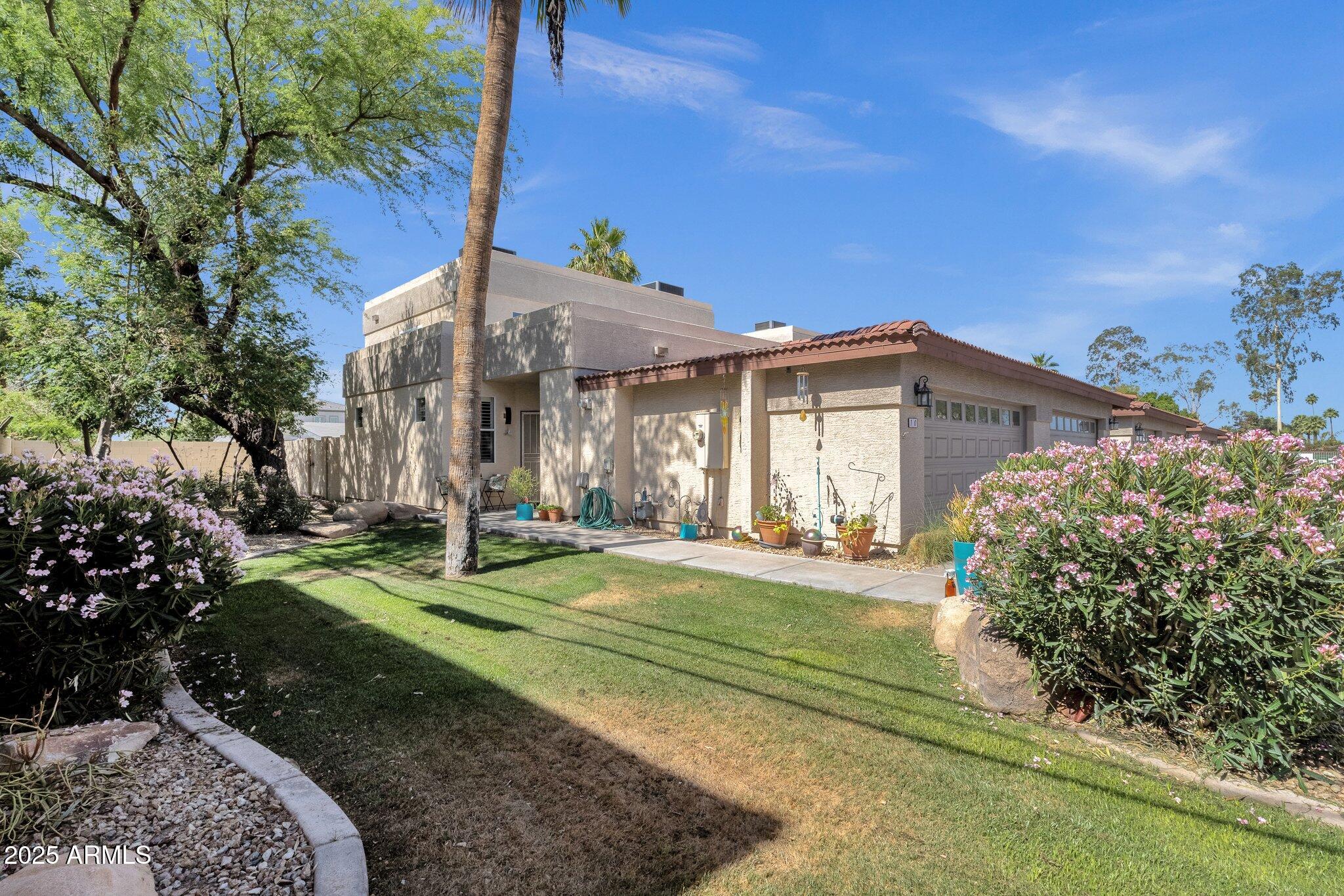 3221 North 37th Street, Unit 10 Phoenix, AZ 85018 - Photo 3 of 29 Front 3