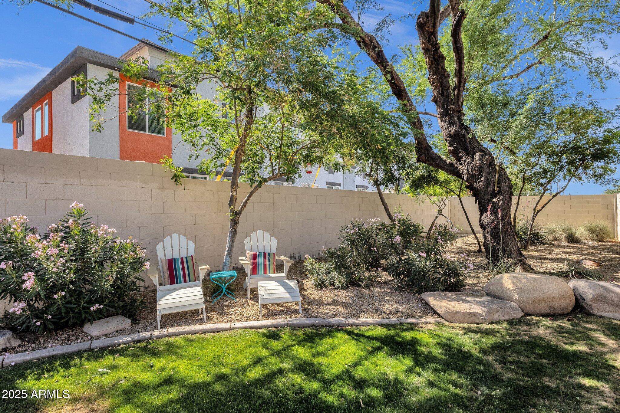 3221 North 37th Street, Unit 10 Phoenix, AZ 85018 - Photo 4 of 29 Front 4
