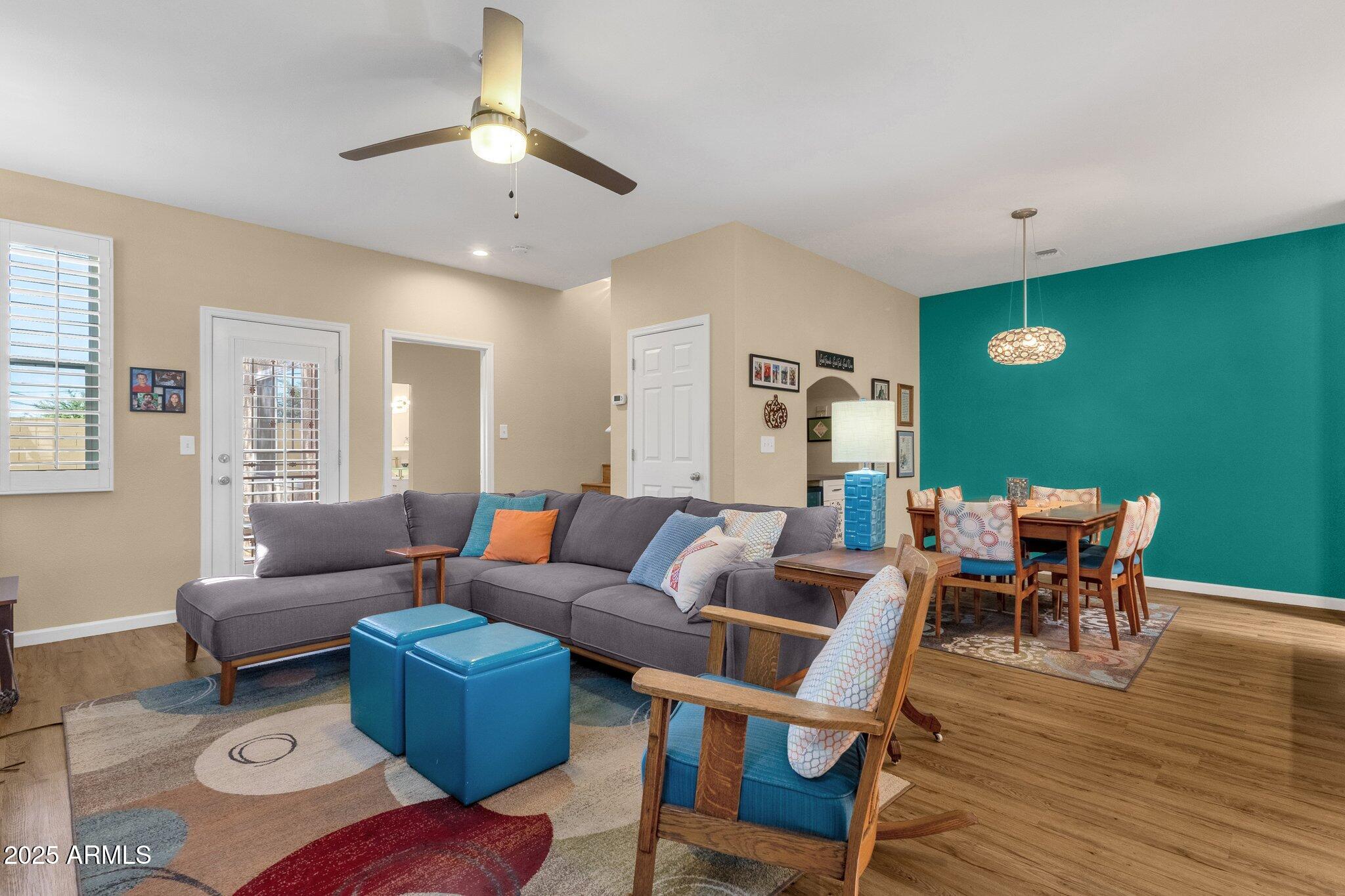 3221 North 37th Street, Unit 10 Phoenix, AZ 85018 - Photo 6 of 29 Living Room