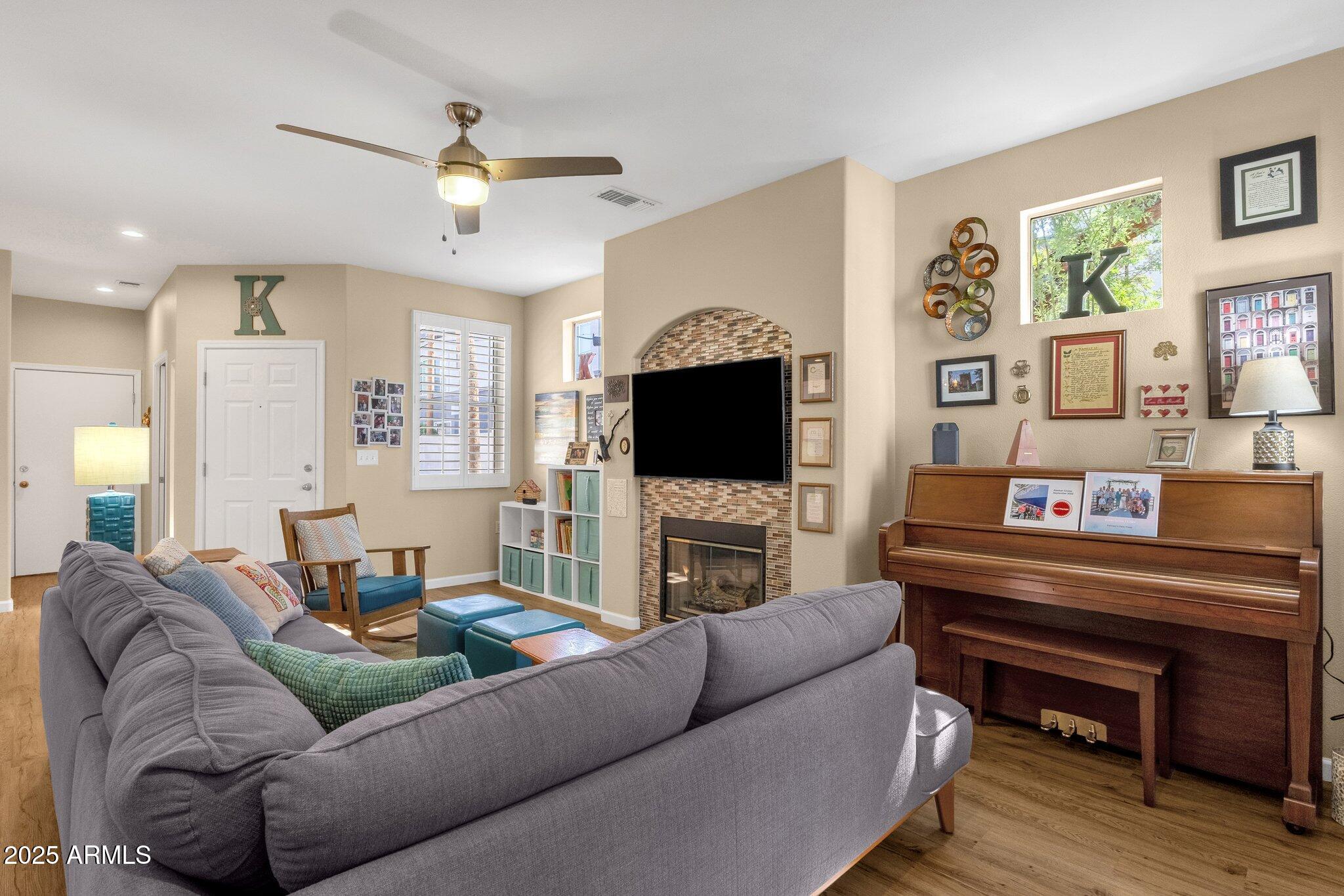 3221 North 37th Street, Unit 10 Phoenix, AZ 85018 - Photo 8 of 29 Living Room 3