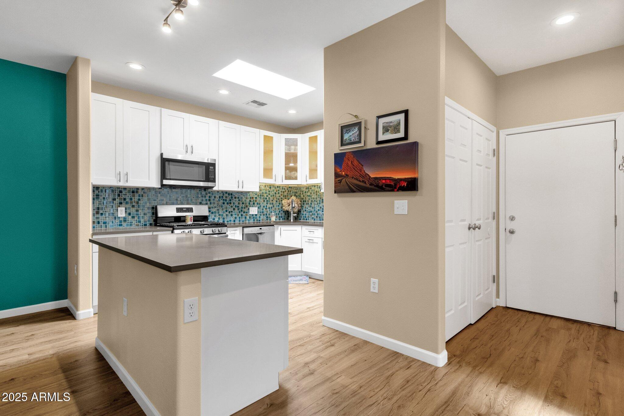 3221 North 37th Street, Unit 10 Phoenix, AZ 85018 - Photo 9 of 29 Kitchen