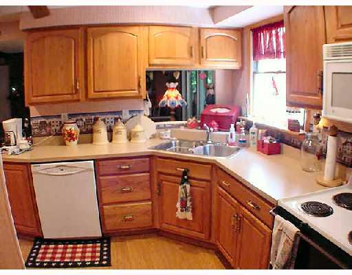 1096 Spring Hill Road Murrysville, PA 15668 - Photo 2 of 8 Kitchen.
