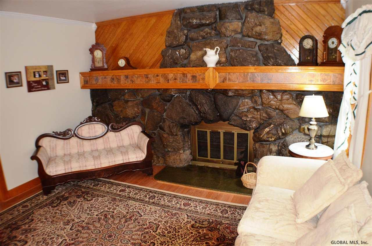 139 Gordon Road Rotterdam, NY 12306 - Photo 8 of 24 Photo 8