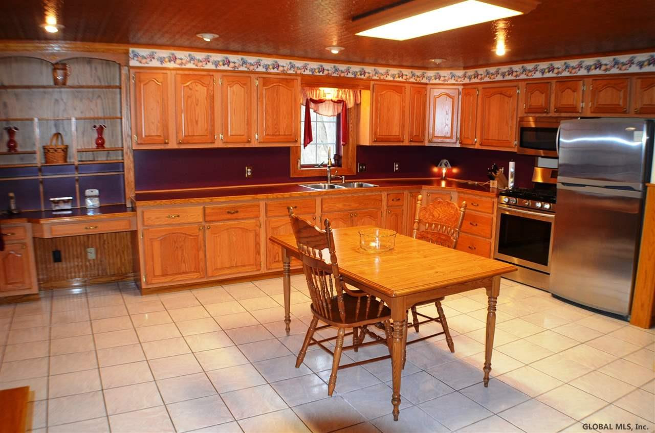 139 Gordon Road Rotterdam, NY 12306 - Photo 9 of 24 Photo 9