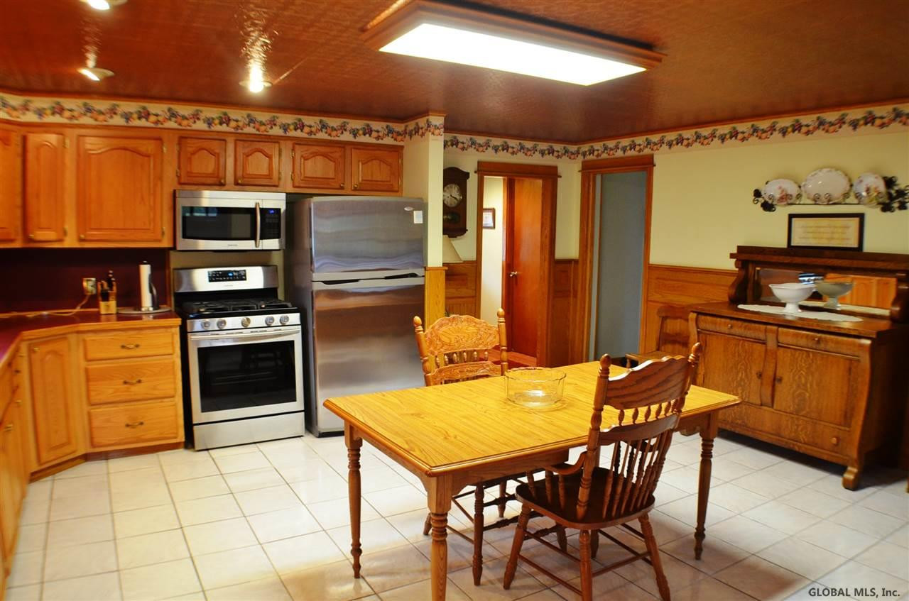 139 Gordon Road Rotterdam, NY 12306 - Photo 10 of 24 Photo 10