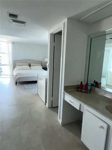 $3,200 | 3675 North Country Club Drive, Unit 1809, Aventura, FL 33180