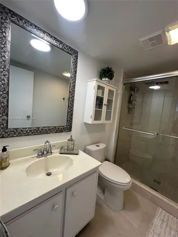 $3,200 | 3675 North Country Club Drive, Unit 1809, Aventura, FL 33180