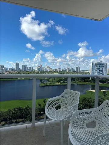 $3,200 | 3675 North Country Club Drive, Unit 1809, Aventura, FL 33180
