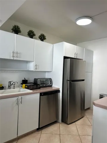 $3,200 | 3675 North Country Club Drive, Unit 1809, Aventura, FL 33180