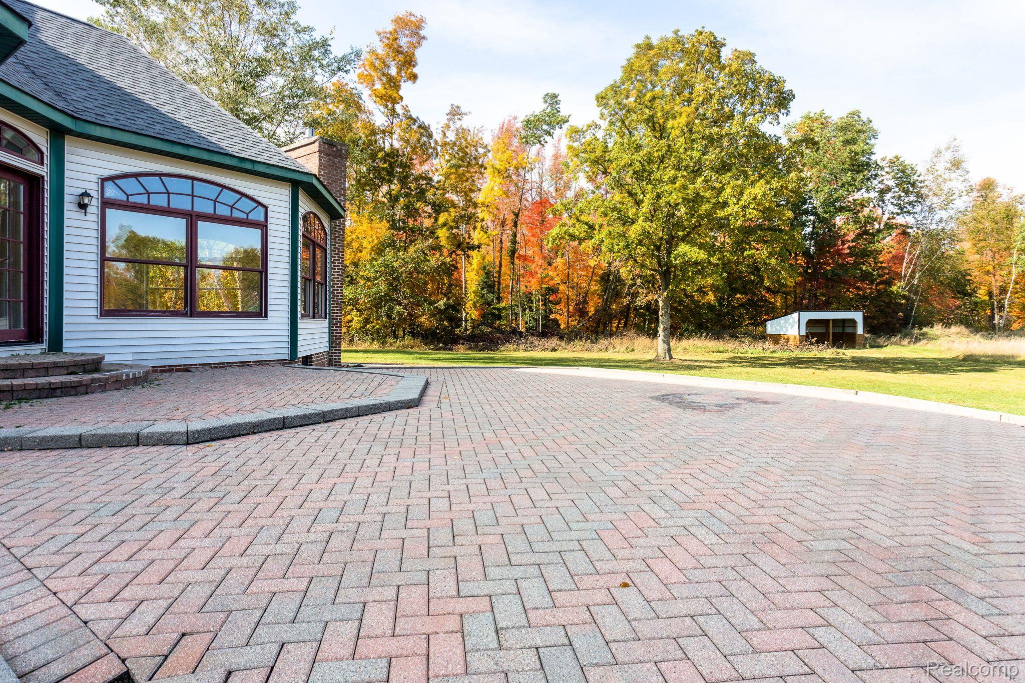 6858 Cribbins Road Jeddo, MI 48032 - Photo 9 of 69 Gallery Image 9