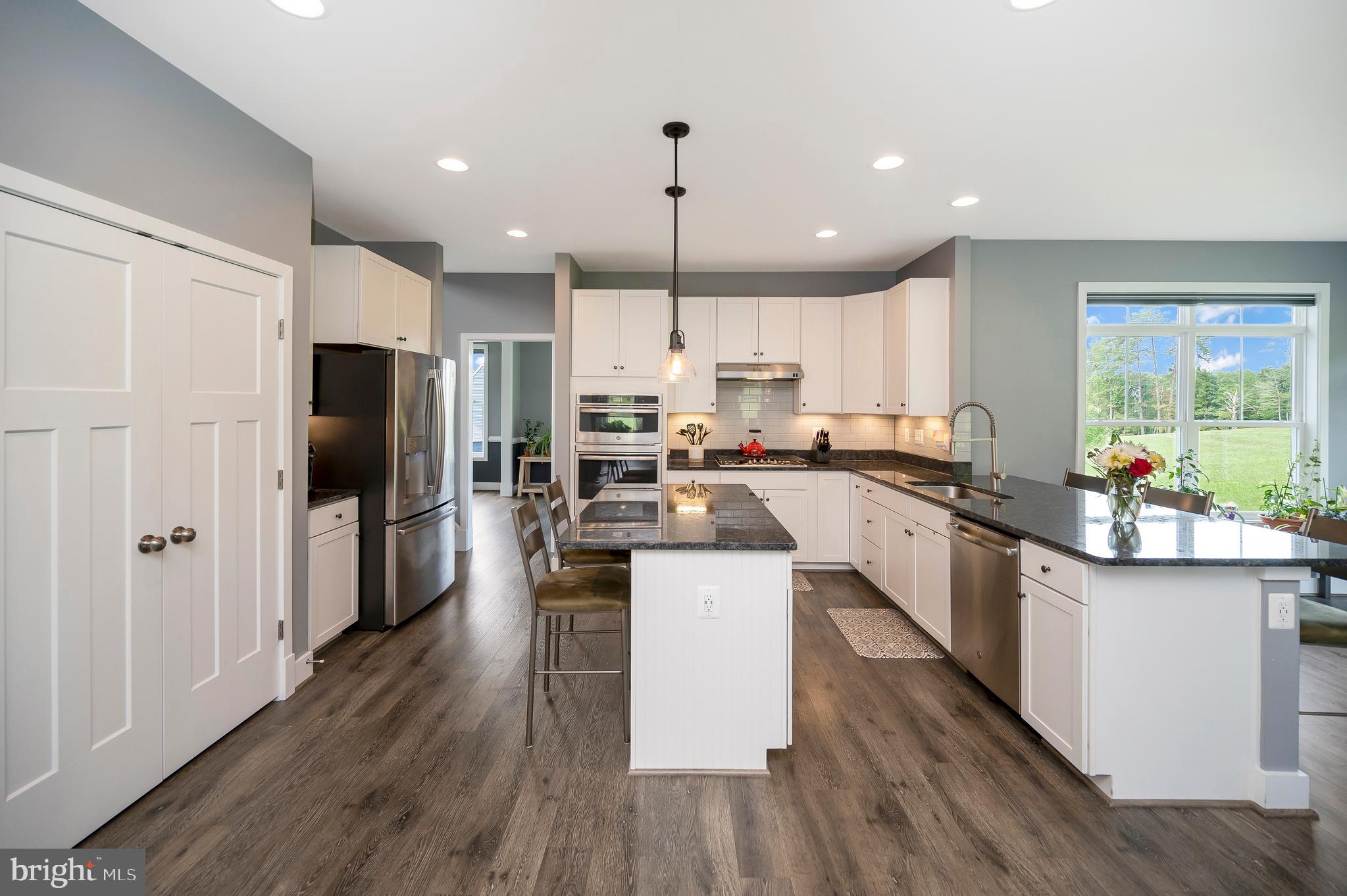 7 Chapel Ridge Stafford, VA 22554 - Photo 28 of 60 Spacious gourmet kitchen with stainless appliances