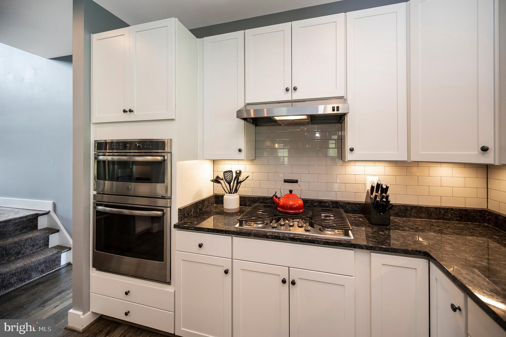 7 Chapel Ridge Stafford, VA 22554 - Photo 30 of 60 Built in microwave and oven