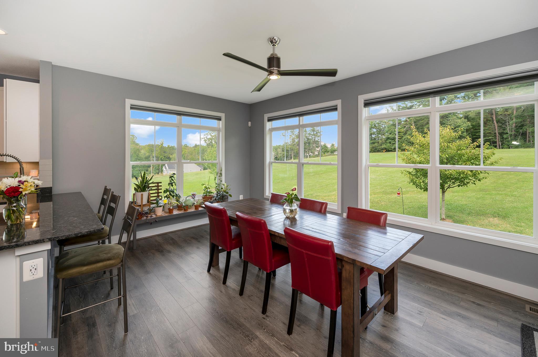 7 Chapel Ridge Stafford, VA 22554 - Photo 35 of 60 Large, sunny Breakfast room