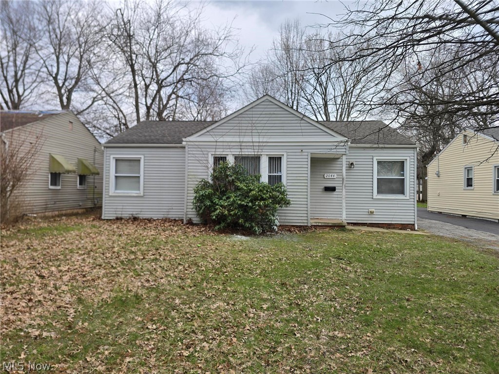 2044 North Green Road Cleveland, OH 44121 - Photo 1 of 17 Gallery Image 1