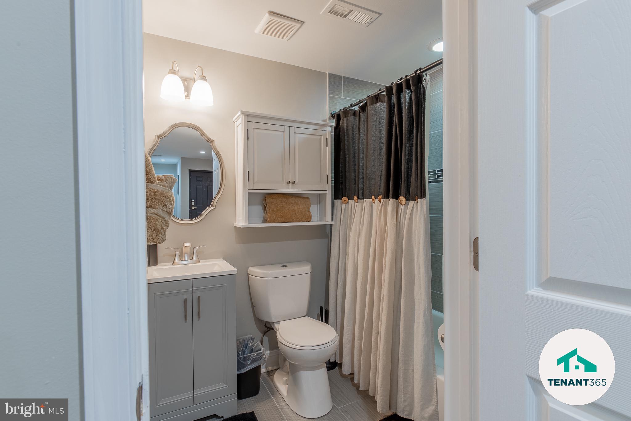 3221 Noble Street, Unit 4 Baltimore, MD 21224 - Photo 10 of 18 Modern bathroom with stylish accents.