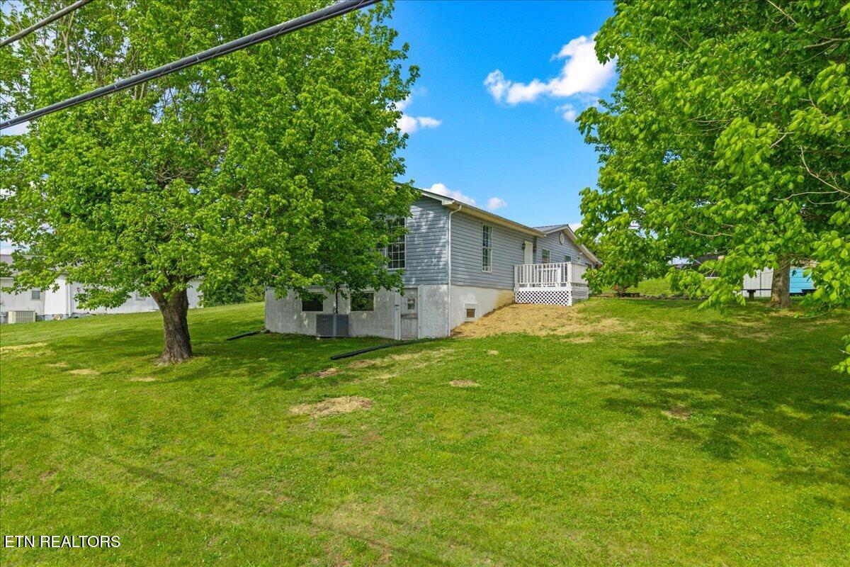 142 North Point Road Sweetwater, TN 37874 - Photo 29 of 34 40-142 North Point-33