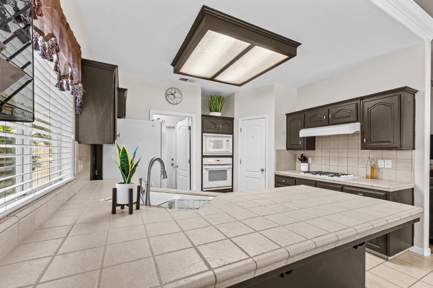 15906 West C Street Kerman, CA 93630 - Photo 10 of 46