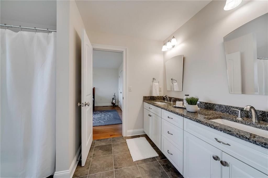 2109 John's Ridge Road Coraopolis, PA 15108 - Photo 16 of 25 Gallery Image 16