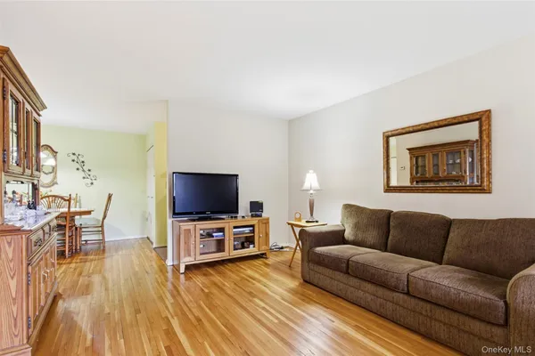 $365,000 | 100 Gateway Road, Unit 192N, Yonkers, NY 10703