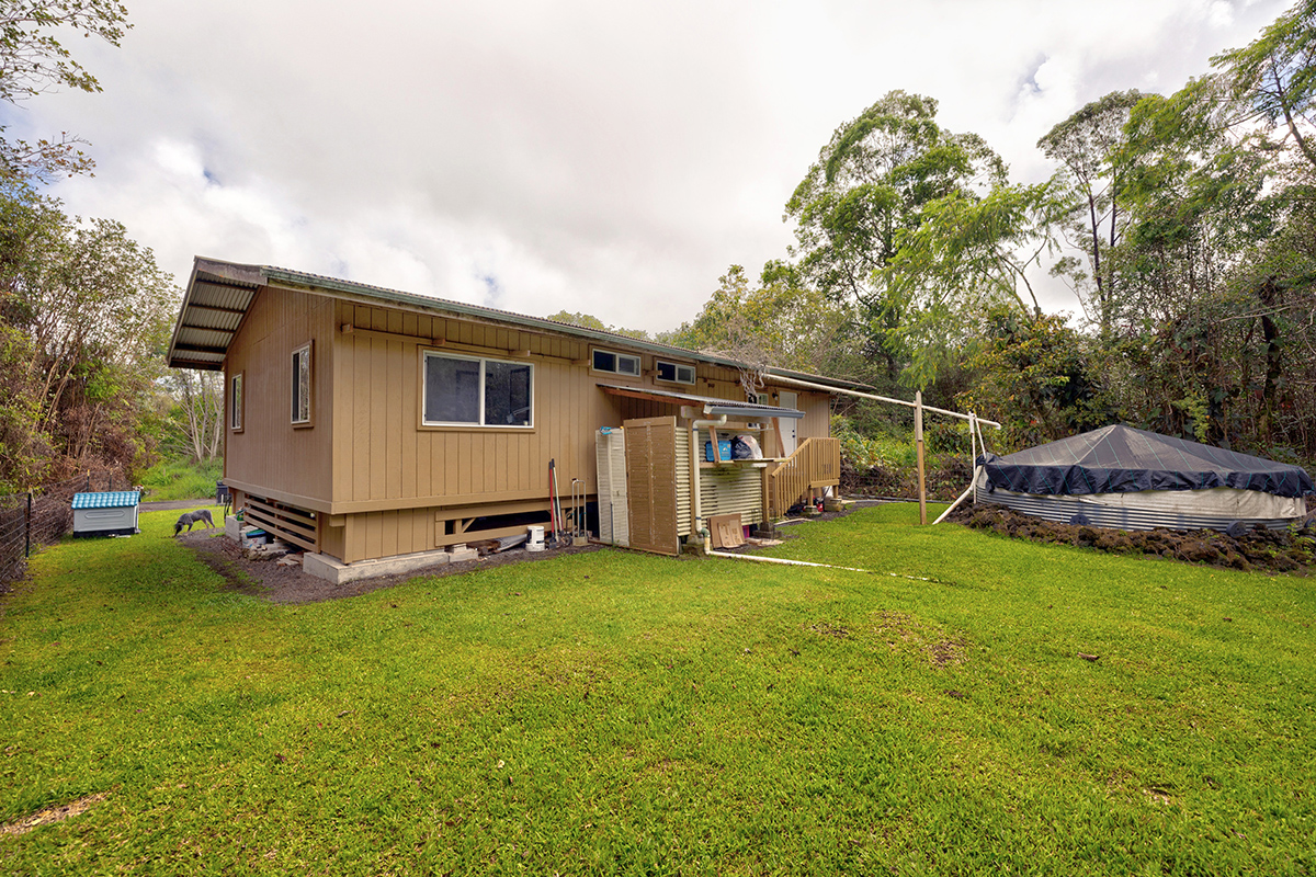 18-1248 Thorne Parkway Mountain View, HI 96771 - Photo 19 of 25 a view of a house with backyard