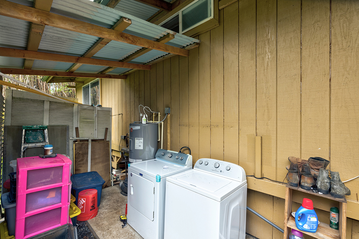 18-1248 Thorne Parkway Mountain View, HI 96771 - Photo 20 of 25 a utility room with dryer and washer