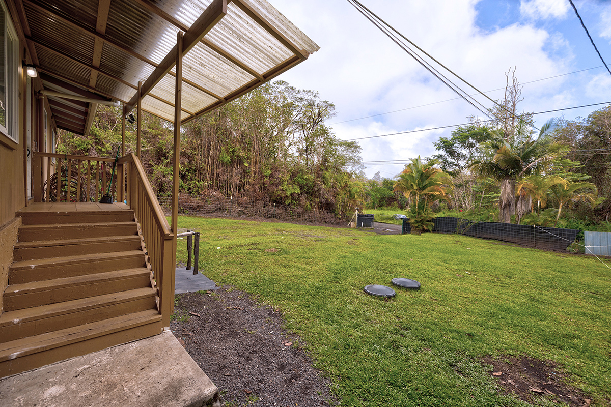 18-1248 Thorne Parkway Mountain View, HI 96771 - Photo 5 of 25 a view of outdoor space and yard