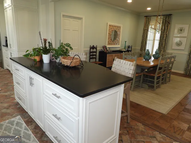 $575,000 | 220 Lake Shore Drive, Alma, GA 31510