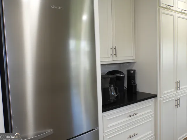 $575,000 | 220 Lake Shore Drive, Alma, GA 31510