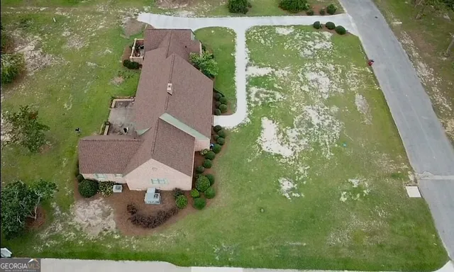 $575,000 | 220 Lake Shore Drive, Alma, GA 31510